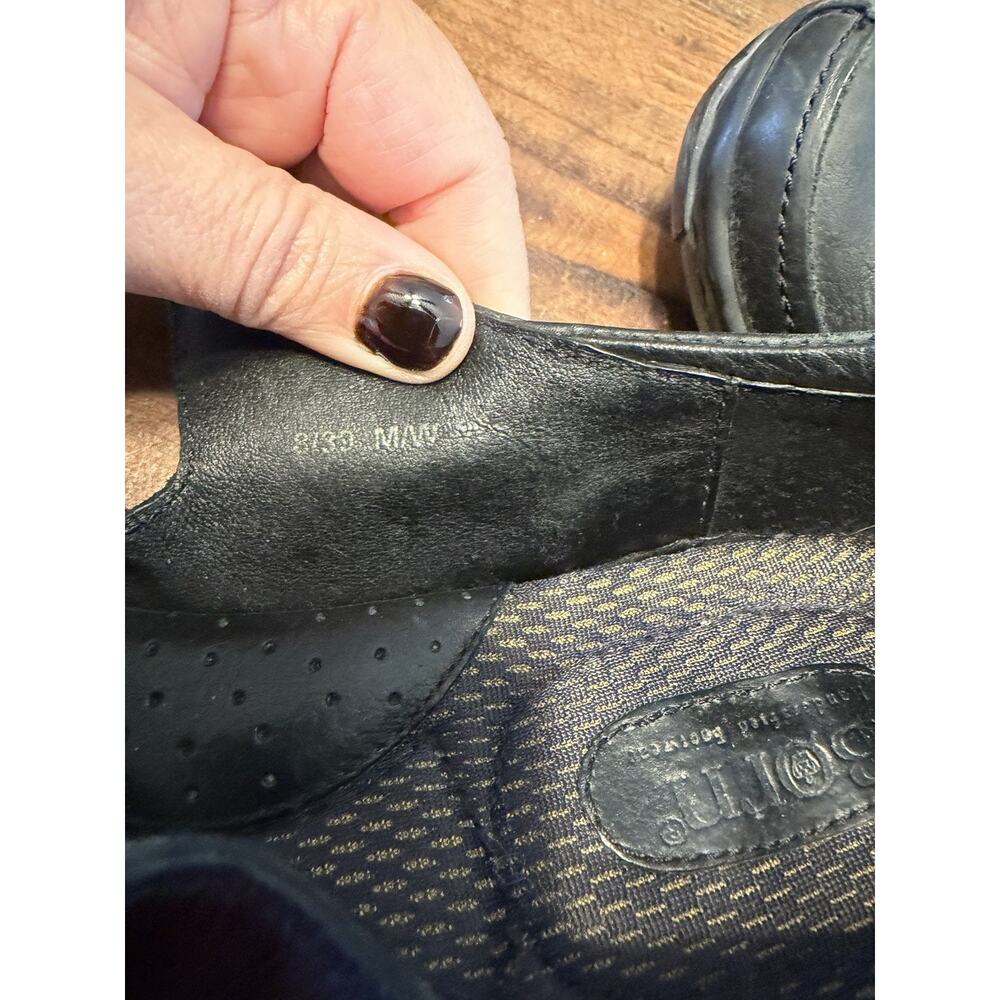 Born Mary Jane leather comfort shoes in black EUC size 8 hook and latch - Picture 4 of 5
